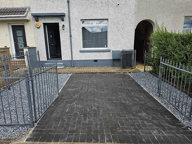Charcoal Pedestal Paving