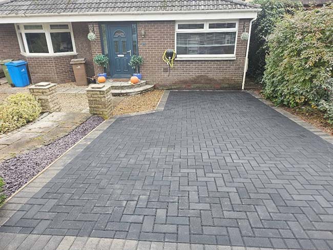Small driveway in Waterford Small driveway in Waterford